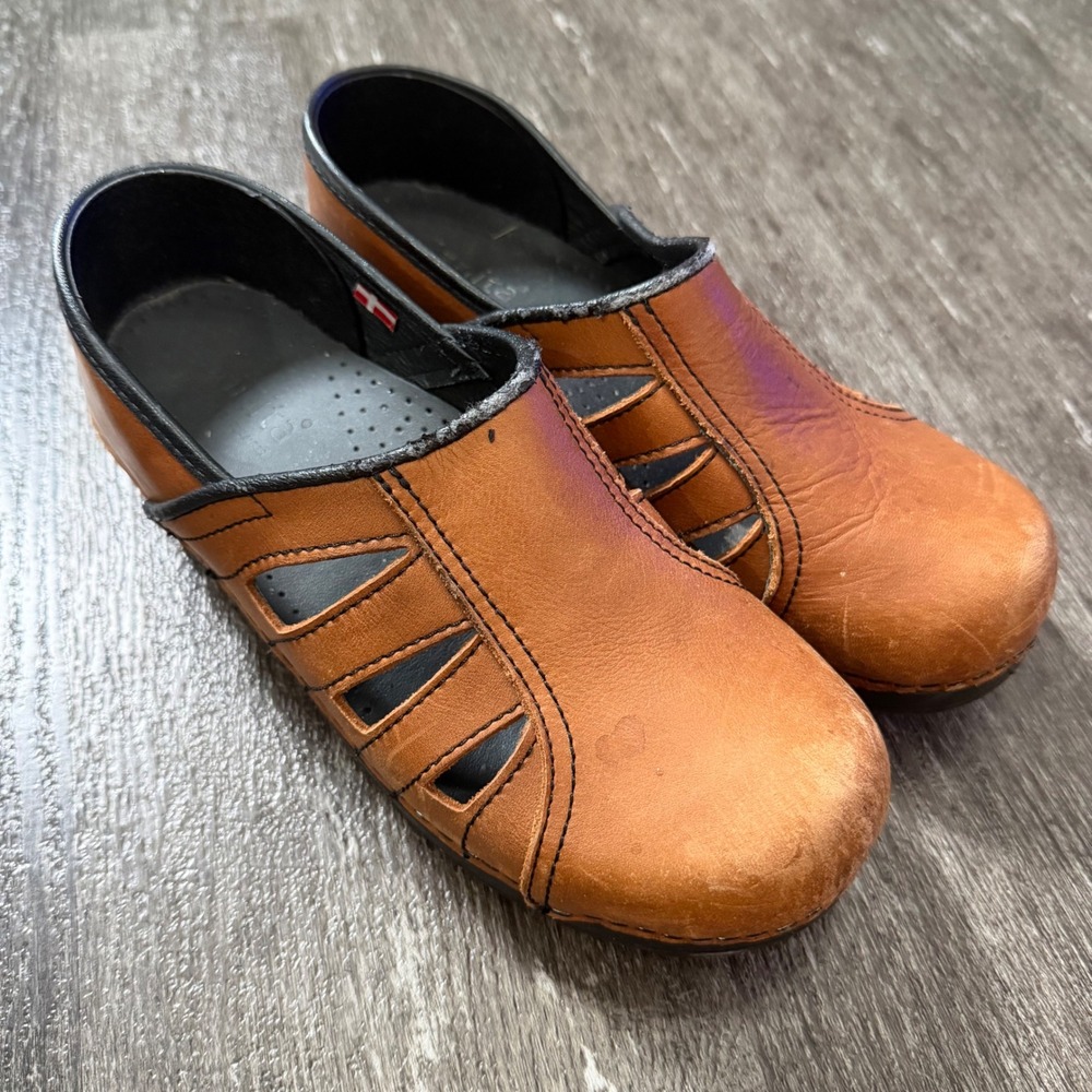 Sanita Clogs Women 38 Tan Leather Side Cut Out Professional Danish Comfort Shoes